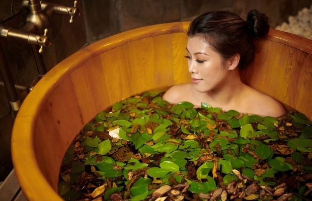 Dao herbal bath at the Chi Spa